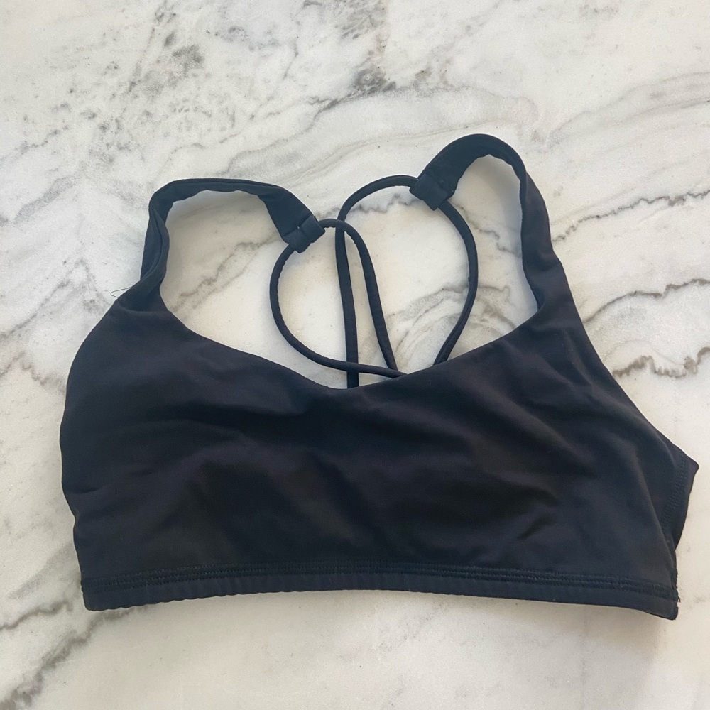 Lululemon sports bra size 4